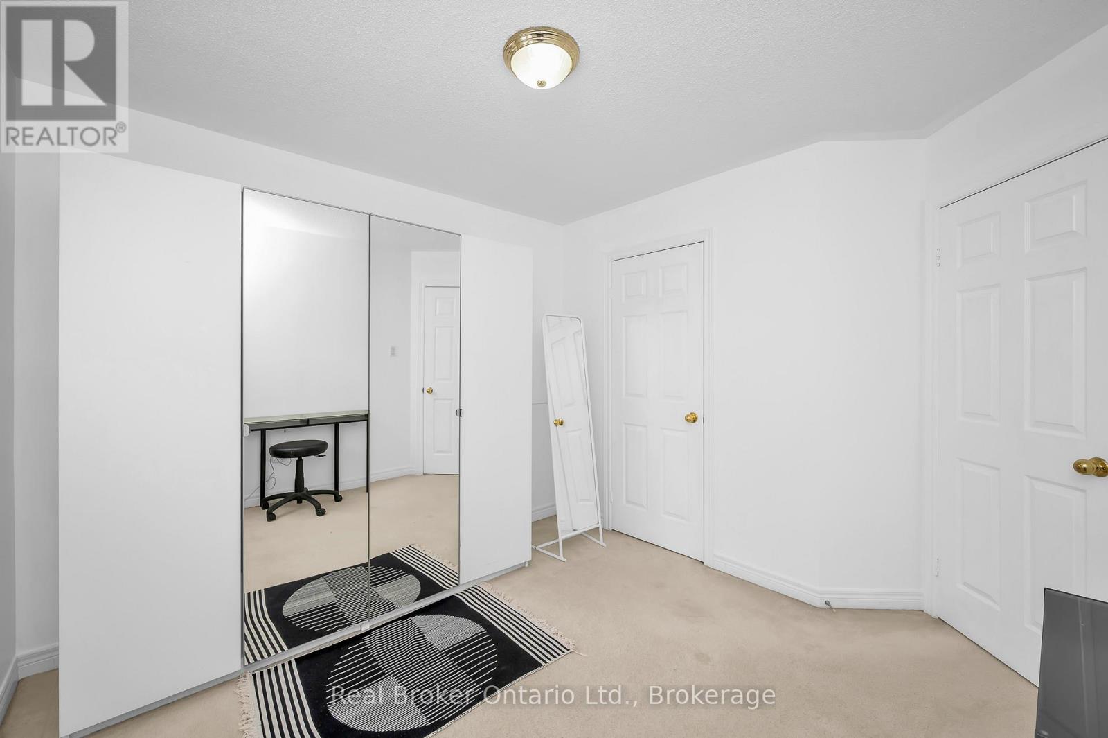 2054 Bloomfield Drive, Oakville, Ontario L6M 3W3 - Photo 27 - W12518032