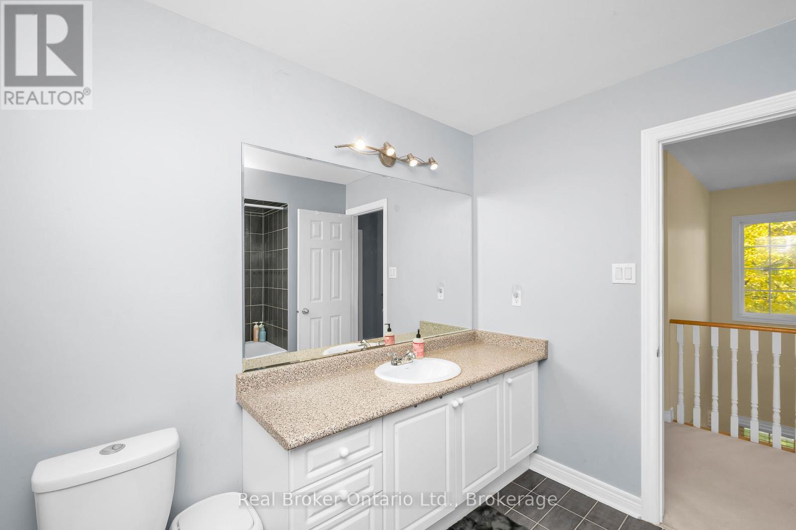 2054 Bloomfield Drive, Oakville, Ontario L6M 3W3 - Photo 31 - W12518032