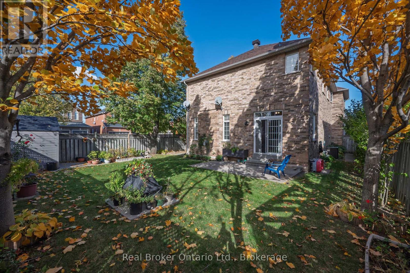 2054 Bloomfield Drive, Oakville, Ontario L6M 3W3 - Photo 39 - W12518032