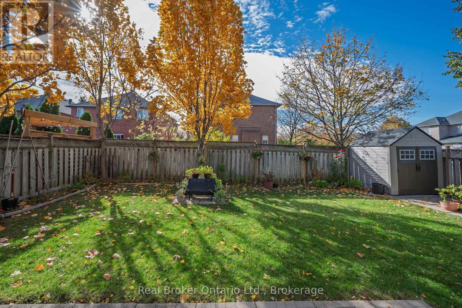 2054 Bloomfield Drive, Oakville, Ontario L6M 3W3 - Photo 41 - W12518032