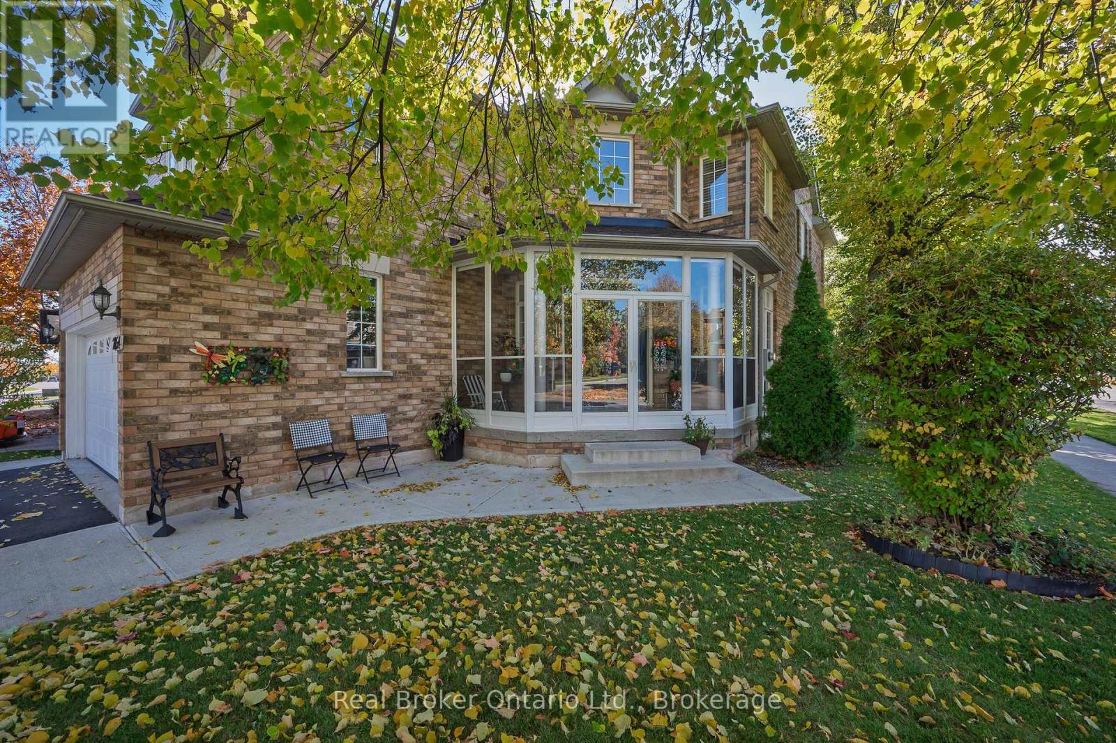 2054 Bloomfield Drive, Oakville, Ontario L6M 3W3 - Photo 5 - W12518032