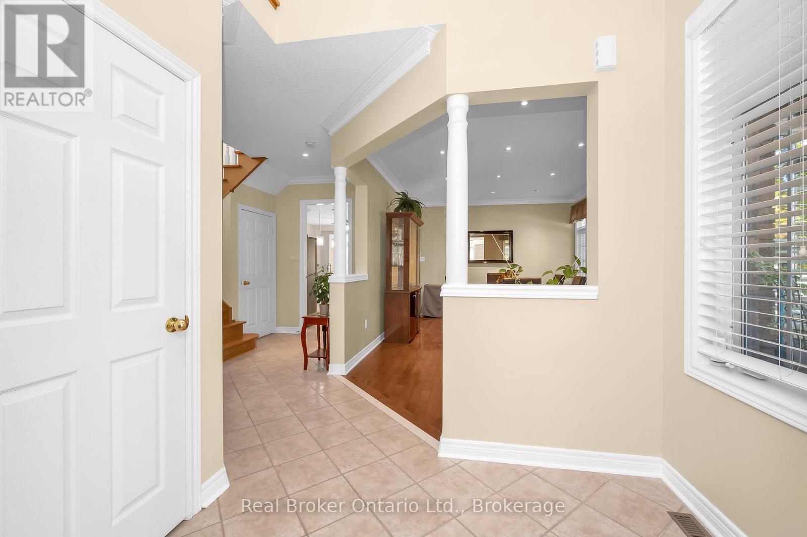 2054 Bloomfield Drive, Oakville, Ontario L6M 3W3 - Photo 7 - W12518032