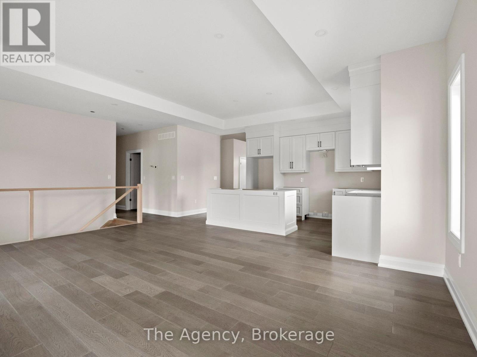 118 Willowbrook Drive, Welland, Ontario  L3C 0G2 - Photo 8 - X12518086