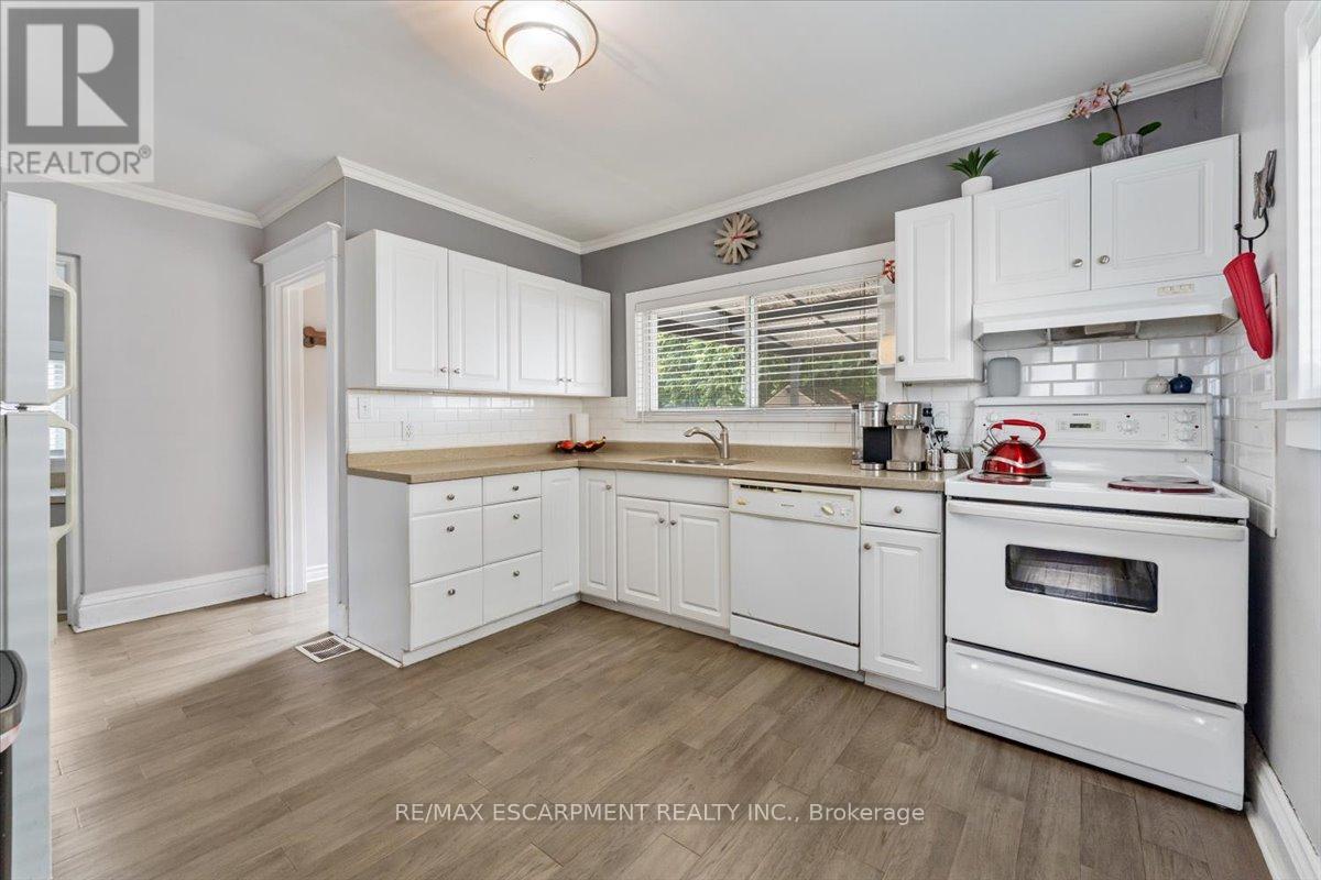 231 Vine Street, St. Catharines, Ontario  L2M 4S9 - Photo 10 - X12517644