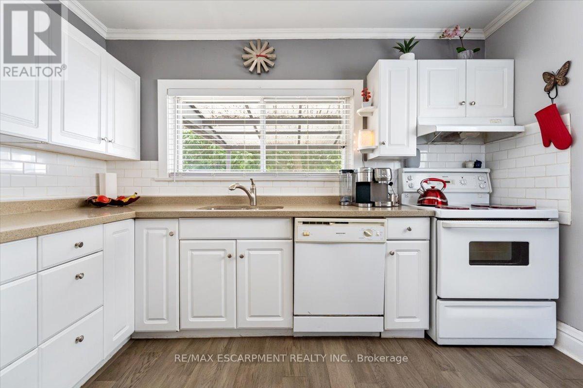 231 Vine Street, St. Catharines, Ontario  L2M 4S9 - Photo 11 - X12517644