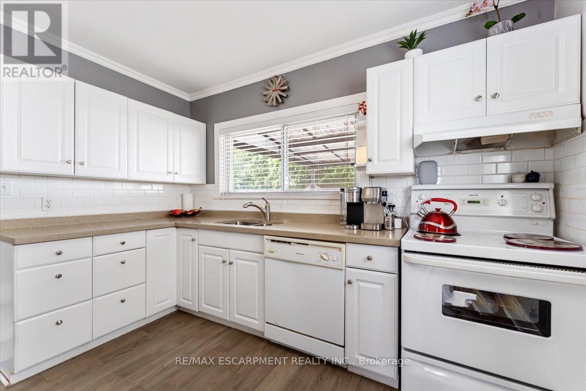 231 Vine Street, St. Catharines, Ontario  L2M 4S9 - Photo 12 - X12517644