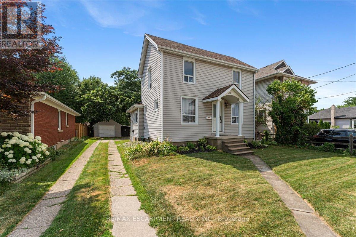 231 Vine Street, St. Catharines, Ontario  L2M 4S9 - Photo 2 - X12517644