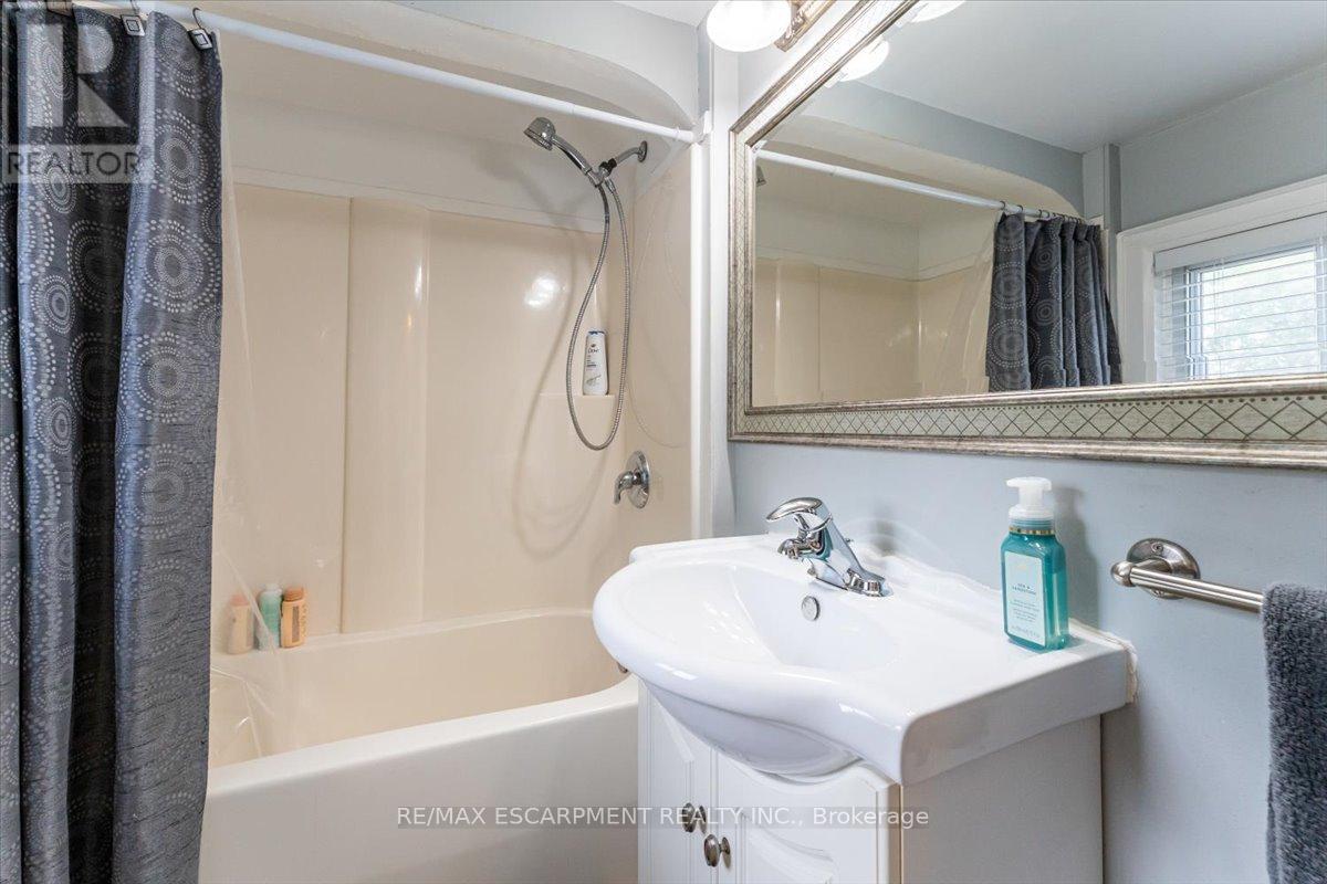 231 Vine Street, St. Catharines, Ontario  L2M 4S9 - Photo 23 - X12517644