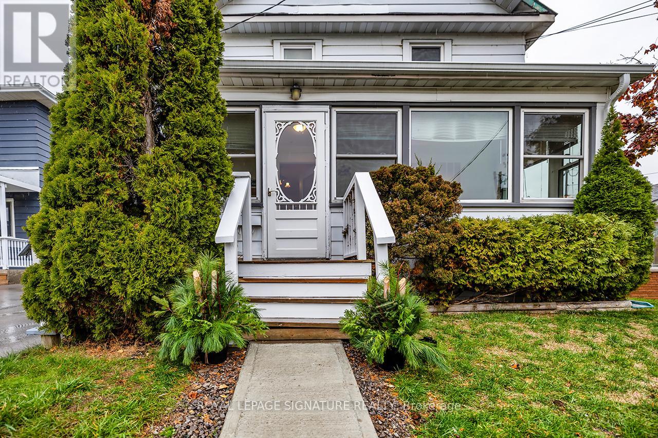 9 South Charles Street, Quinte West, Ontario  K8V 2R8 - Photo 2 - X12517664