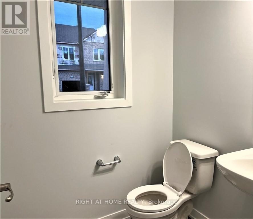 321 Crossway Terrace, Ottawa, Ontario  K2S 2Z3 - Photo 5 - X12517684