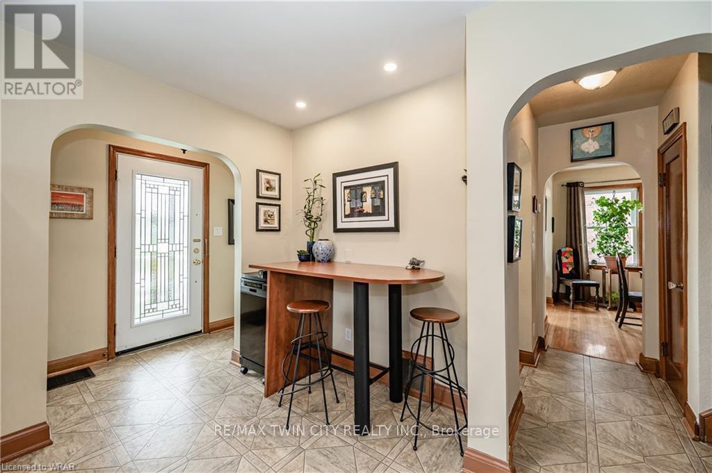 270 Mansion Street, Kitchener, Ontario  N2H 2K7 - Photo 3 - X12517780