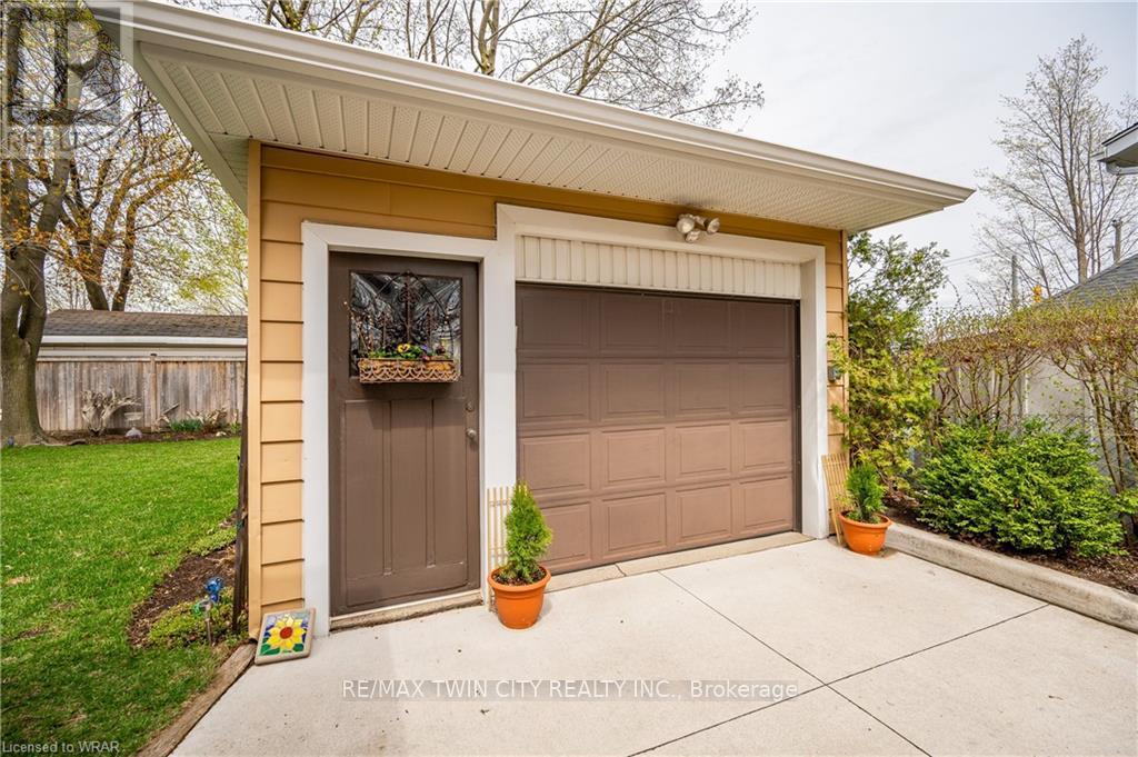 270 Mansion Street, Kitchener, Ontario  N2H 2K7 - Photo 31 - X12517780