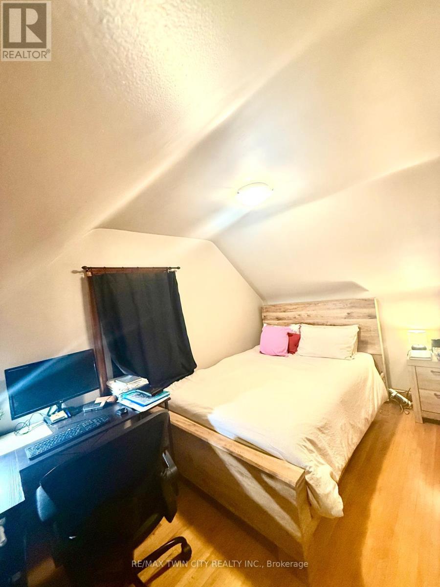 270 Mansion Street, Kitchener, Ontario  N2H 2K7 - Photo 37 - X12517780