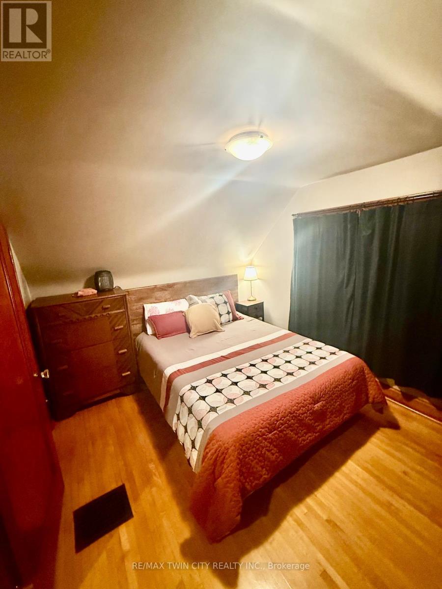 270 Mansion Street, Kitchener, Ontario  N2H 2K7 - Photo 39 - X12517780