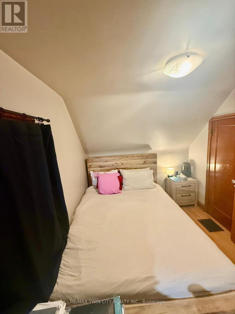 270 Mansion Street, Kitchener, Ontario  N2H 2K7 - Photo 41 - X12517780