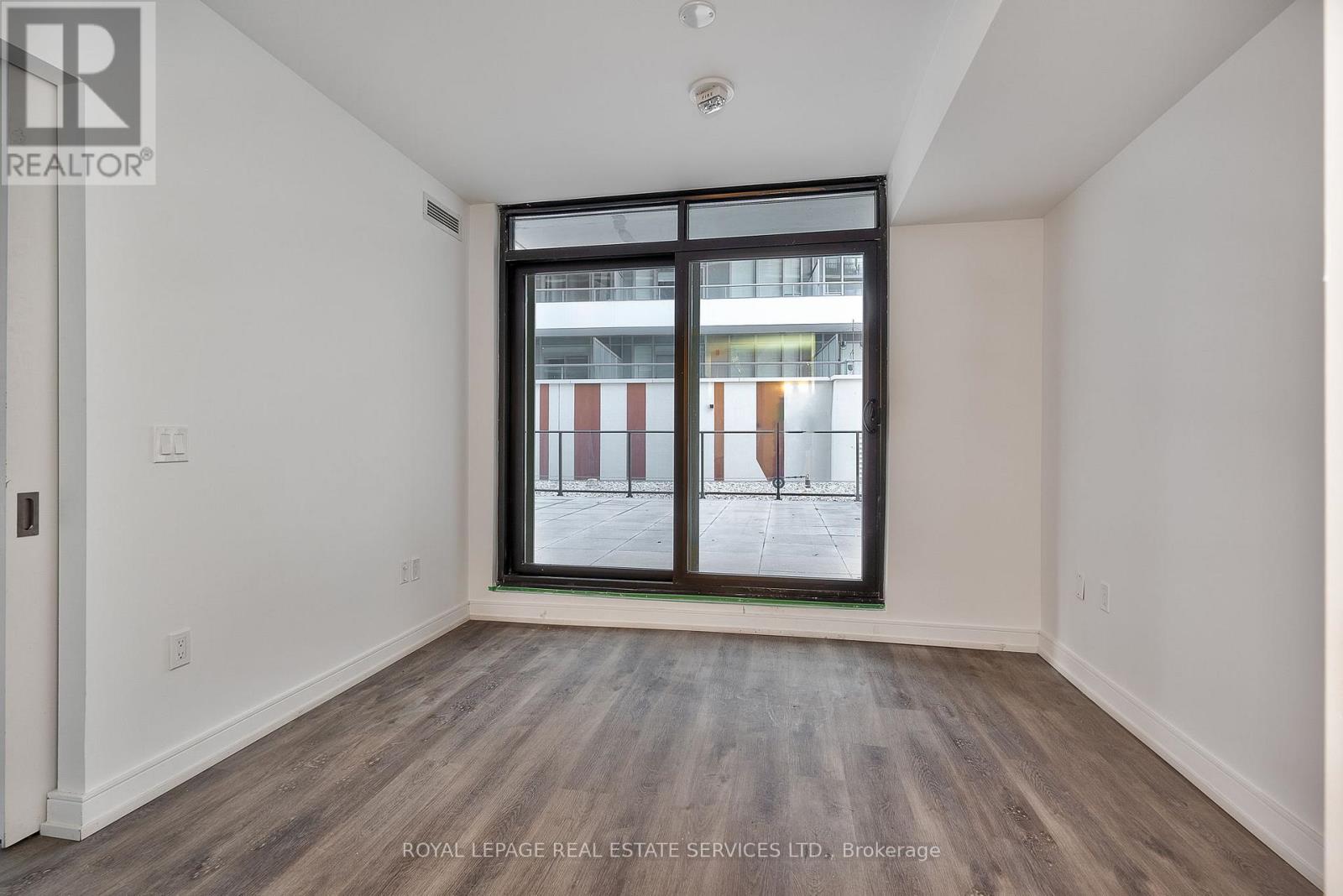 326 - 1 Jarvis Street, Hamilton, Ontario  L8R 0A8 - Photo 8 - X12517808