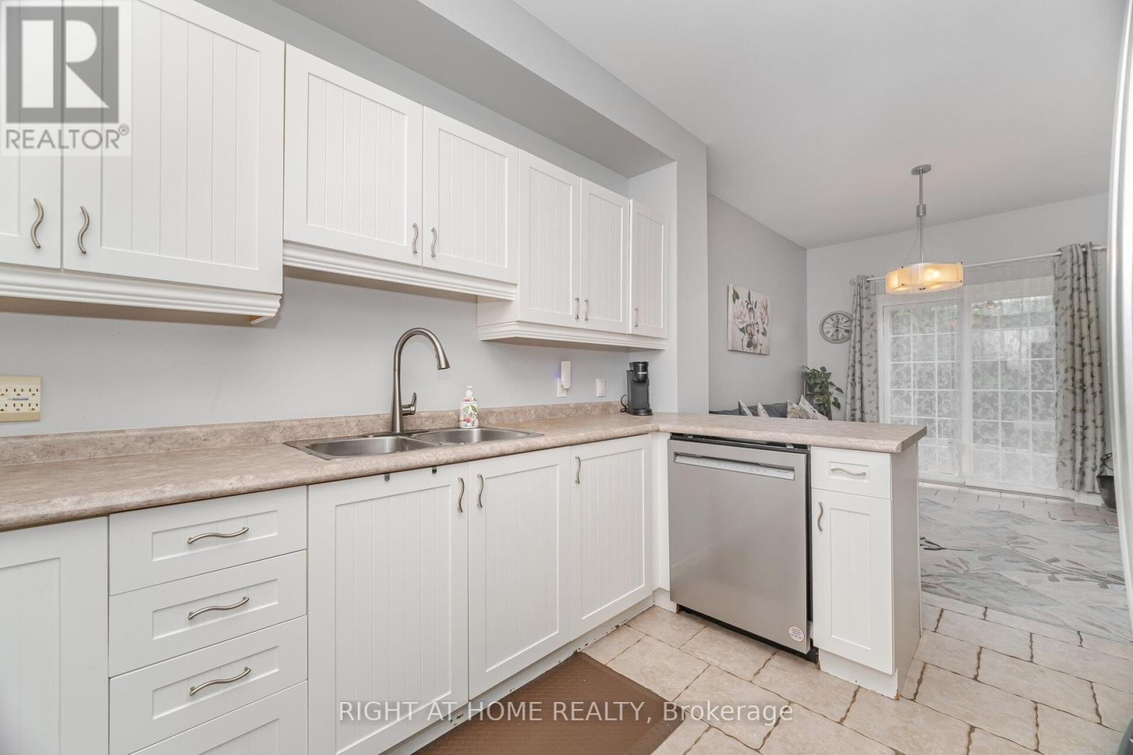 35 - 1085 Harrogate Drive, Hamilton, Ontario  L9K 1R2 - Photo 18 - X12517824