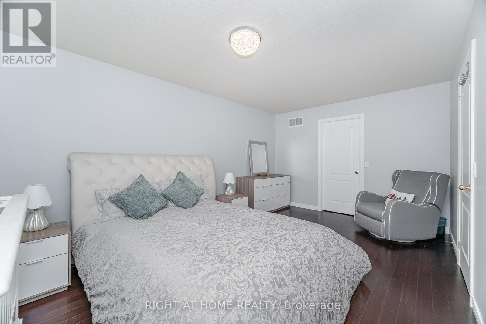 35 - 1085 Harrogate Drive, Hamilton, Ontario  L9K 1R2 - Photo 29 - X12517824