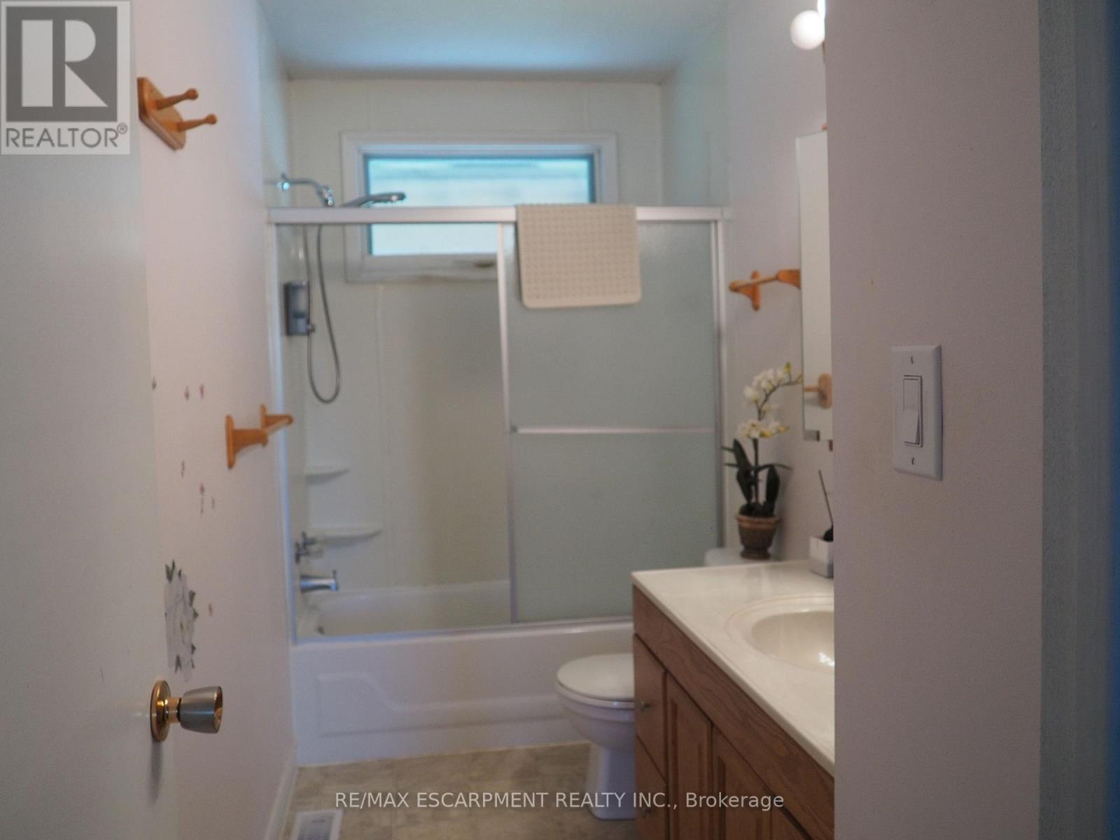 Main - 7543 Redhaven Crescent, Niagara Falls, Ontario  L2G 7H6 - Photo 11 - X12517860
