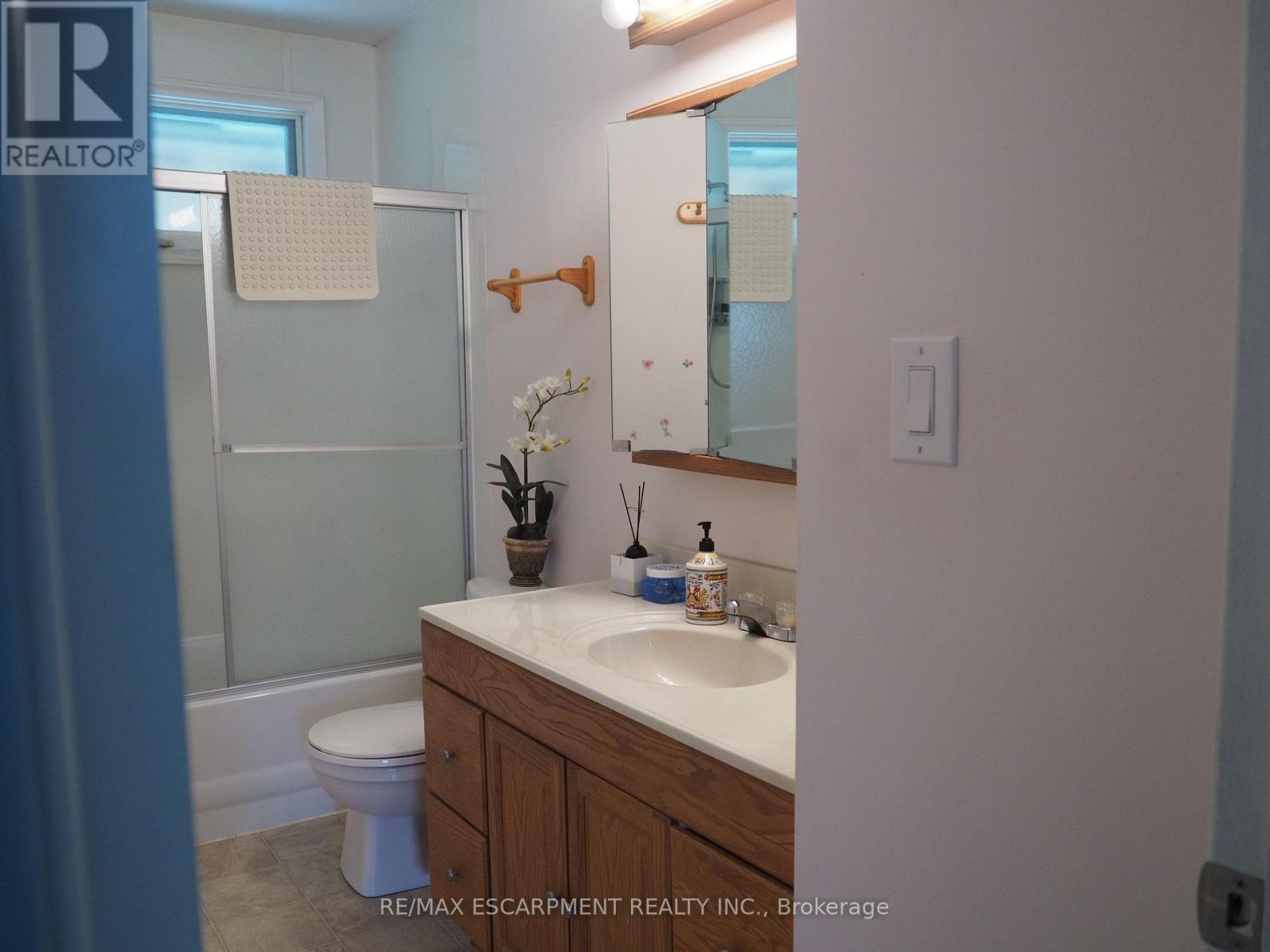 Main - 7543 Redhaven Crescent, Niagara Falls, Ontario  L2G 7H6 - Photo 12 - X12517860