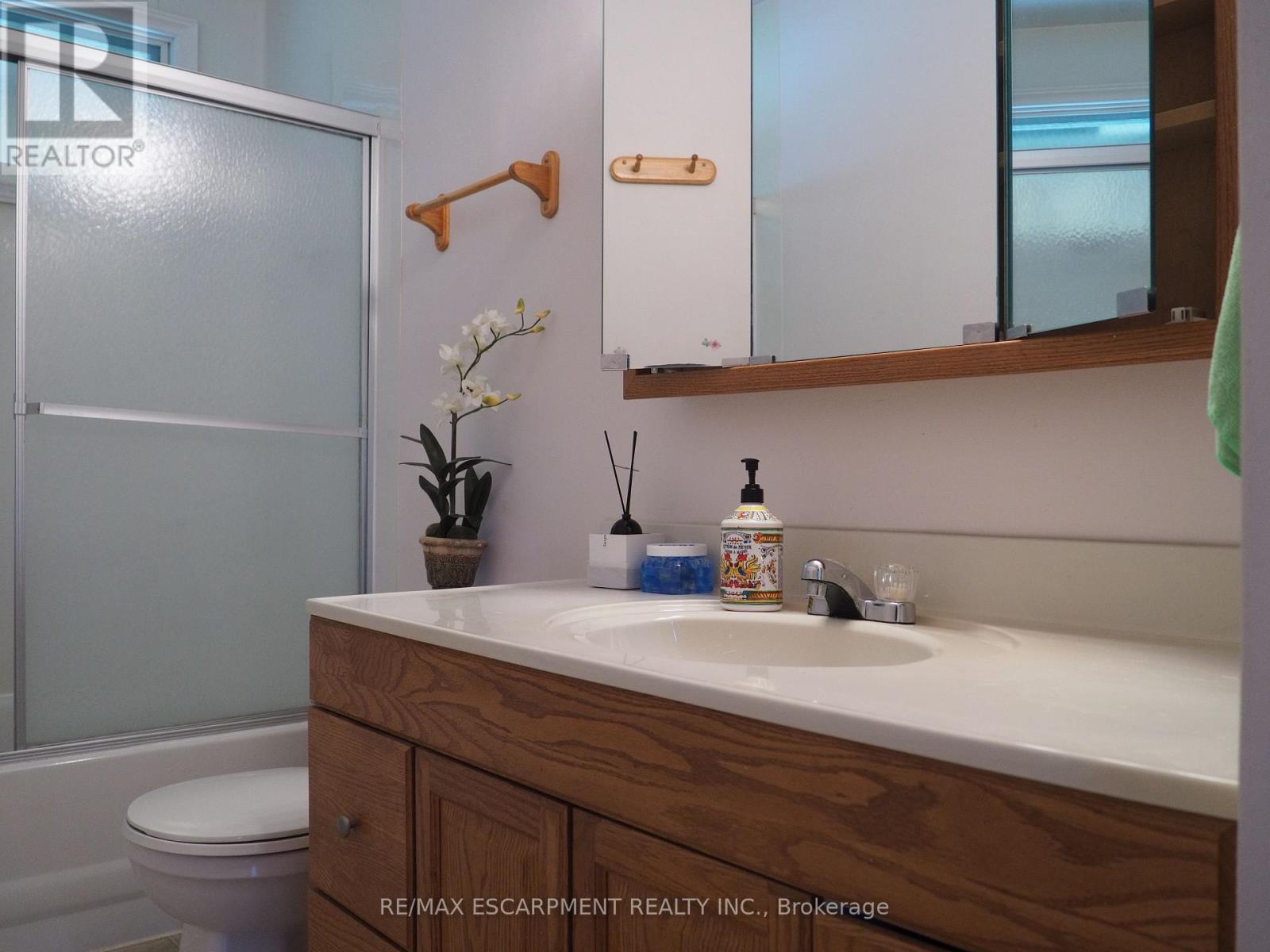 Main - 7543 Redhaven Crescent, Niagara Falls, Ontario  L2G 7H6 - Photo 13 - X12517860