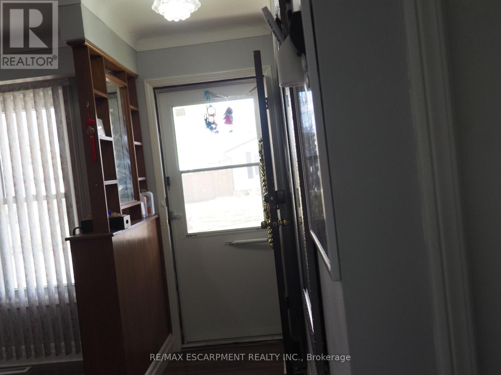 Main - 7543 Redhaven Crescent, Niagara Falls, Ontario  L2G 7H6 - Photo 5 - X12517860