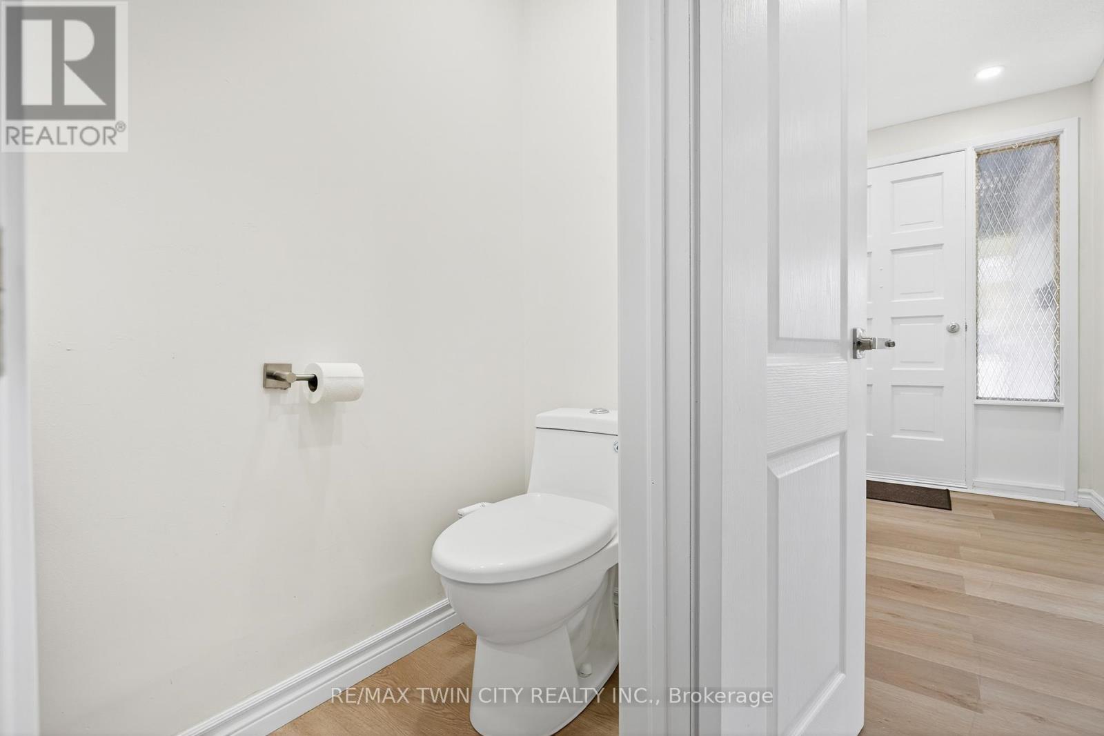 120 Westheights Drive, Kitchener, Ontario  N2N 1J9 - Photo 7 - X12517912