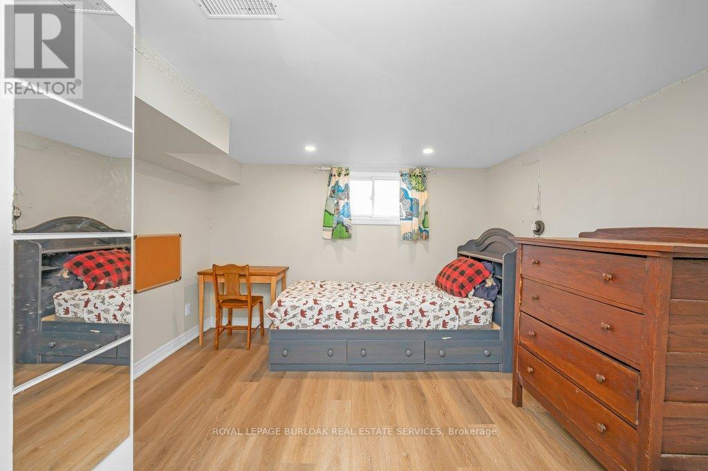 120 Woolverton Road, Grimsby, Ontario  L3M 4E7 - Photo 25 - X12517914