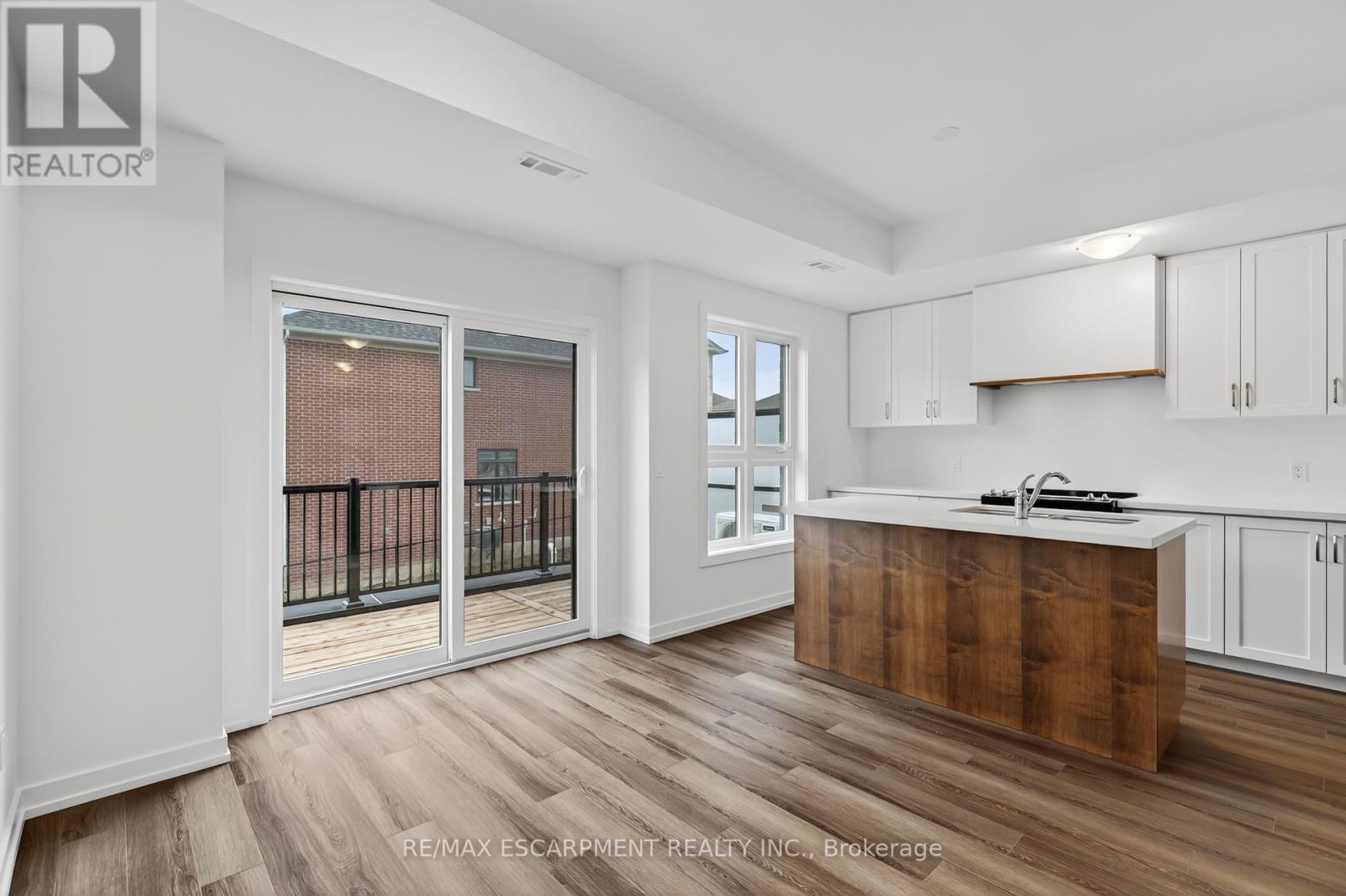 28 - 70 Kenesky Drive, Hamilton, Ontario  L8B 2A9 - Photo 10 - X12517960