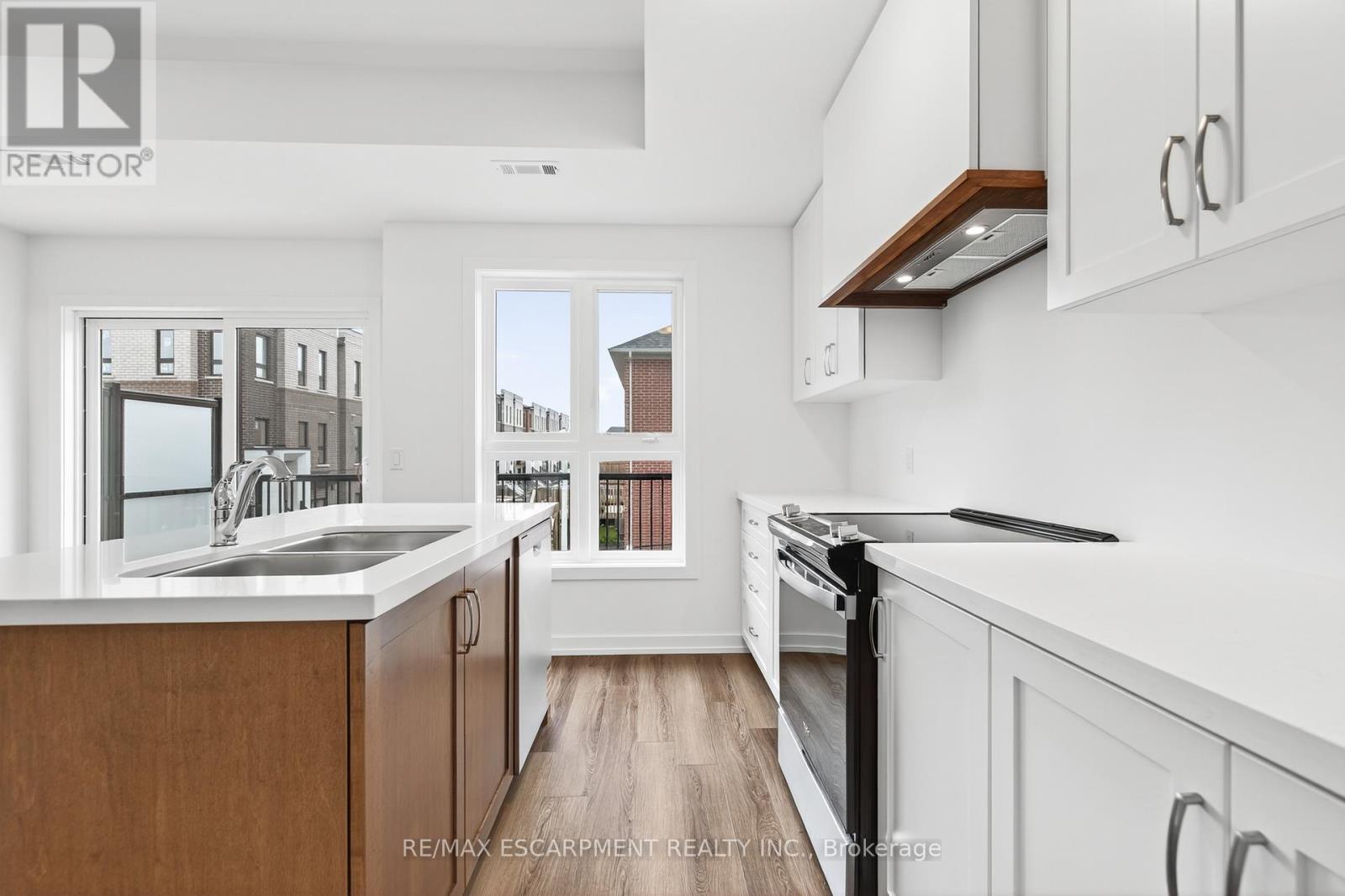 28 - 70 Kenesky Drive, Hamilton, Ontario  L8B 2A9 - Photo 18 - X12517960