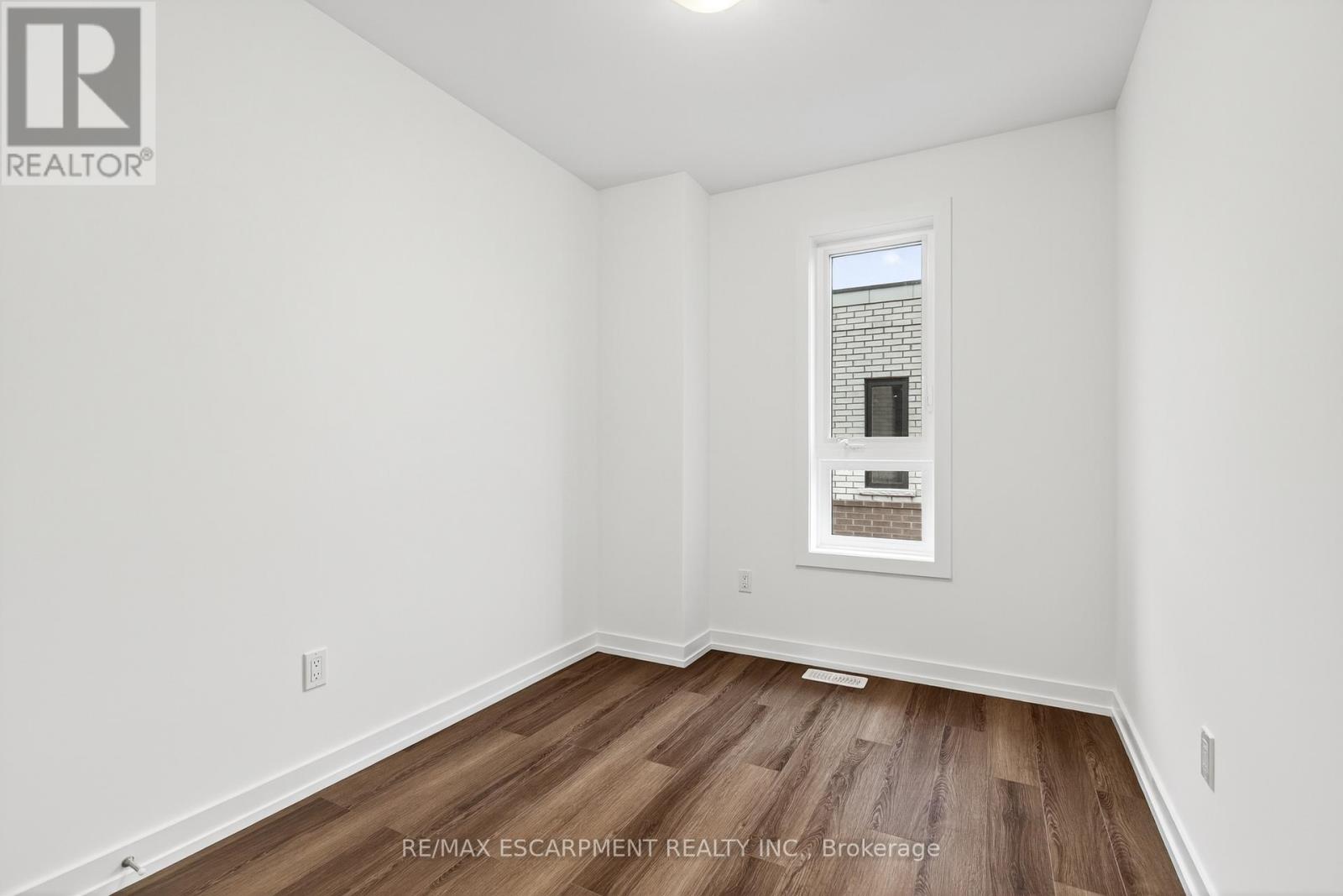 28 - 70 Kenesky Drive, Hamilton, Ontario  L8B 2A9 - Photo 34 - X12517960