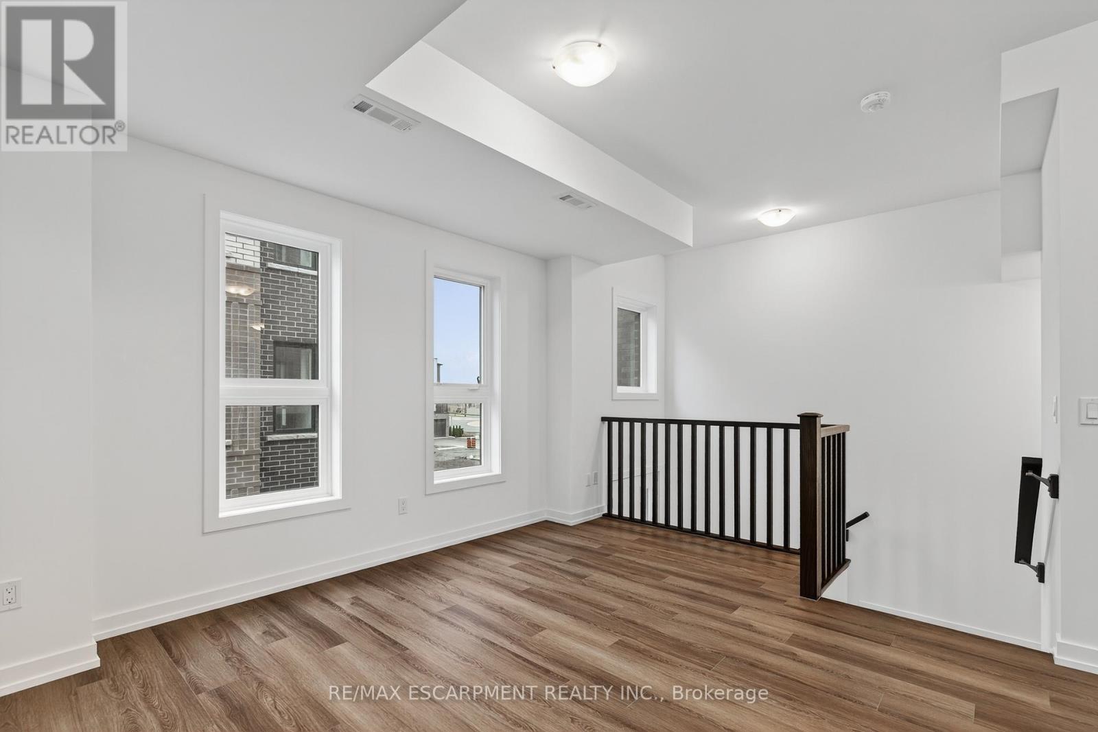 28 - 70 Kenesky Drive, Hamilton, Ontario  L8B 2A9 - Photo 6 - X12517960