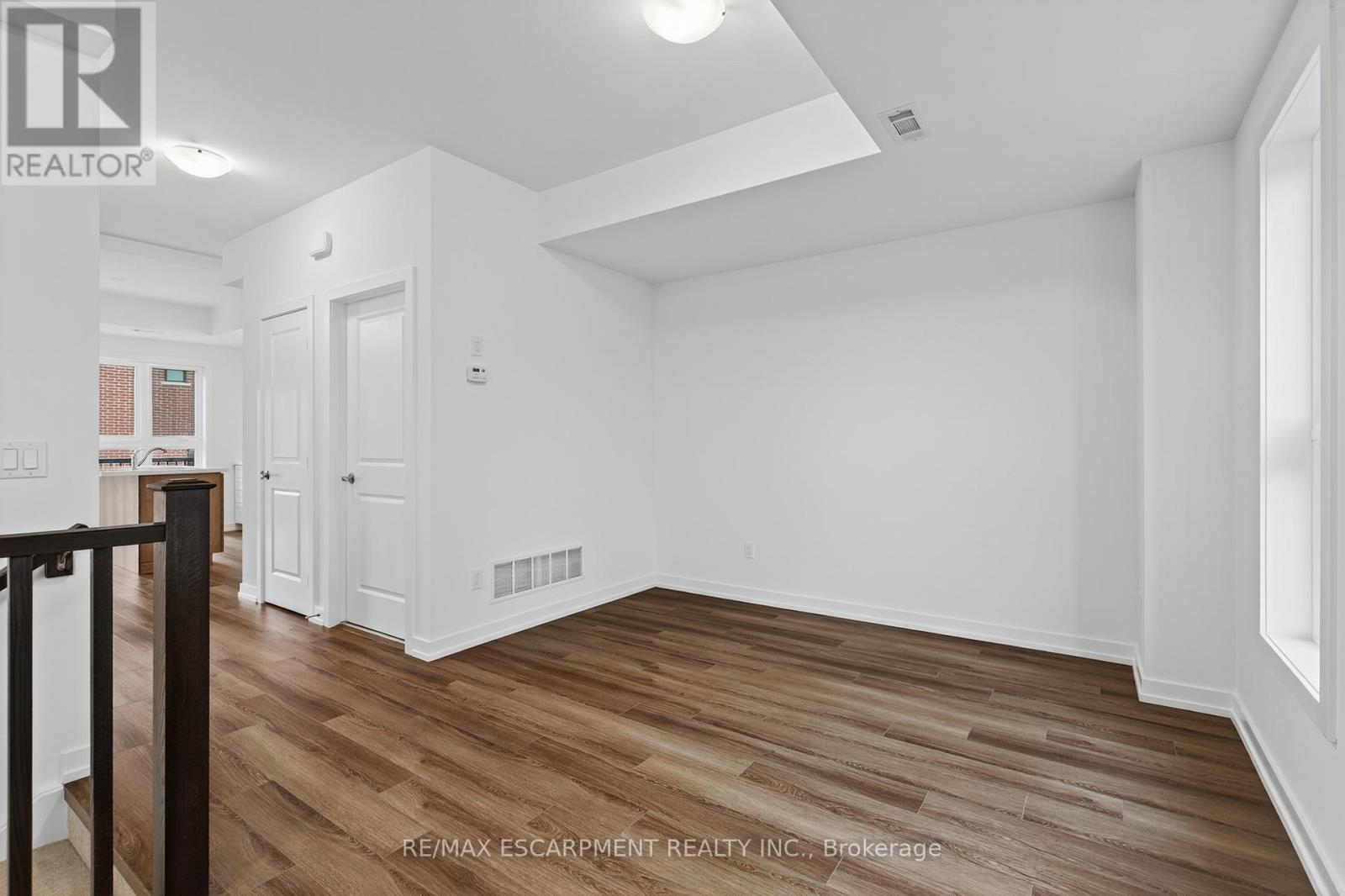 28 - 70 Kenesky Drive, Hamilton, Ontario  L8B 2A9 - Photo 7 - X12517960