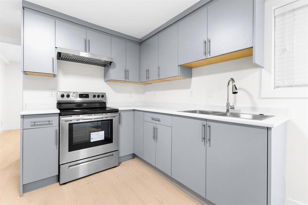 11633 87a Avenue, Surrey, British Columbia  V4C 3B2 - Photo 4 - R3065162