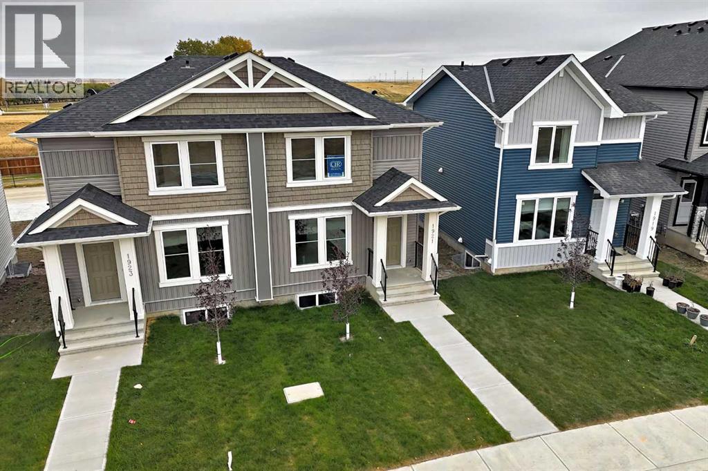 1921 Mccaskill Drive, Crossfield, Alberta  T0M 0S0 - Photo 4 - A2258179