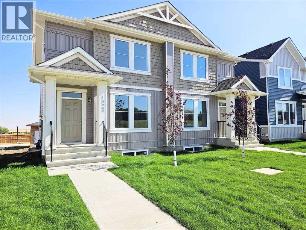 1923 Mccaskill Drive, Crossfield, Alberta  T0M 0S0 - Photo 2 - A2258183