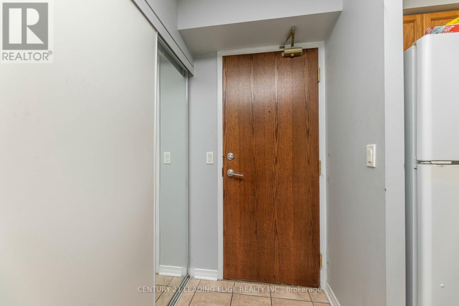 712 - 11 Oneida Crescent, Richmond Hill, Ontario L4B 0A1 - Photo 6 - N12507648