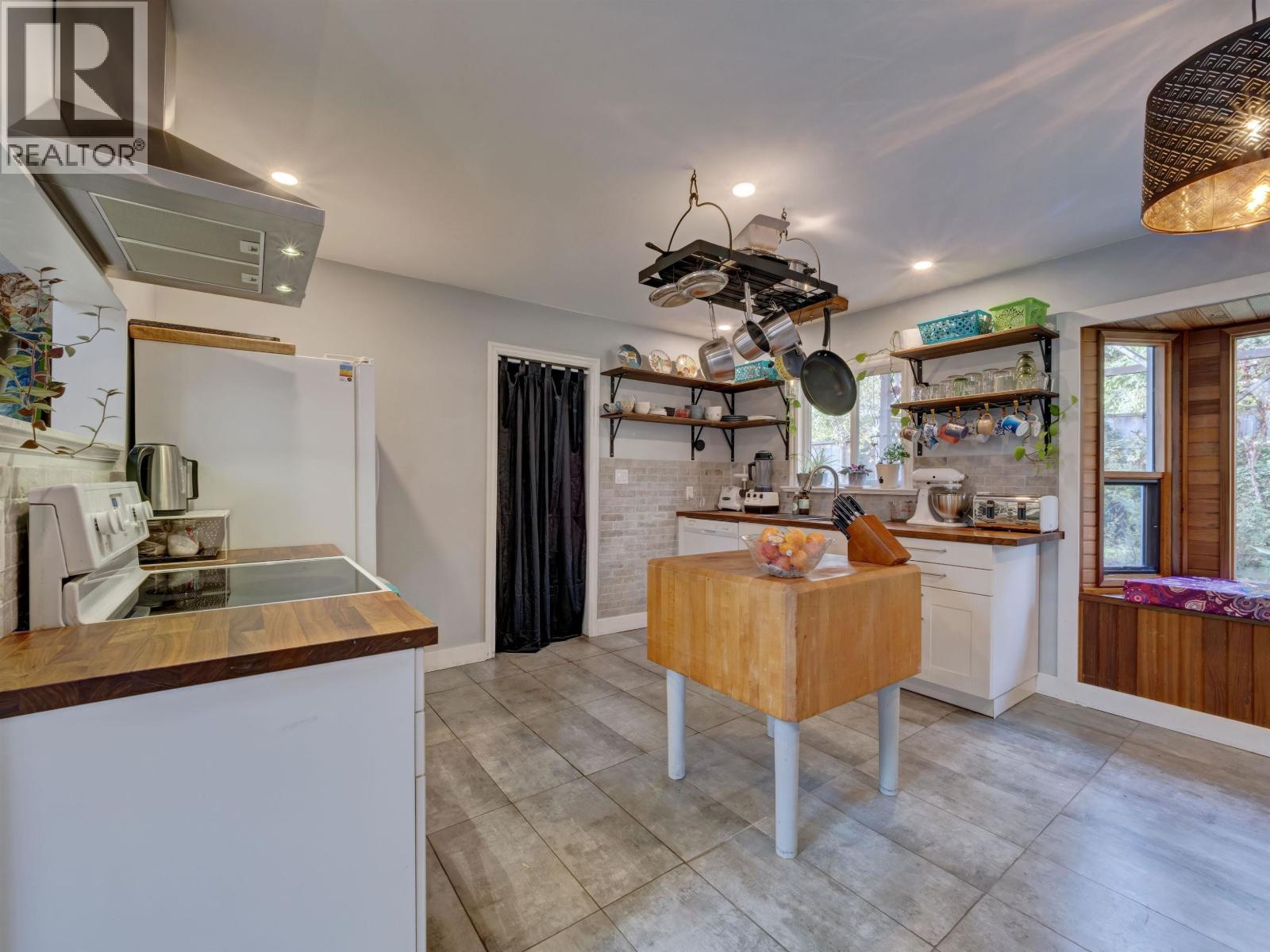 143 Pratt Road, Gibsons, British Columbia  V0N 1V3 - Photo 7 - R3065417