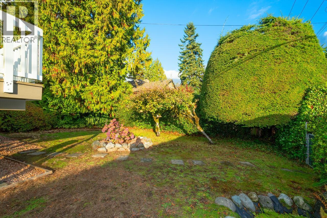 914 17th Street, West Vancouver, British Columbia  V7V 3T7 - Photo 35 - R3065429
