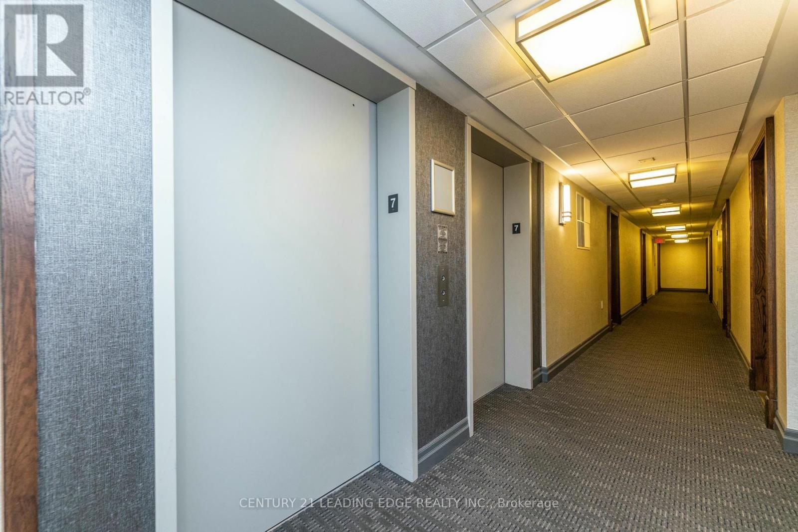 712 - 11 Oneida Crescent, Richmond Hill, Ontario L4B 0A1 - Photo 4 - N12507648