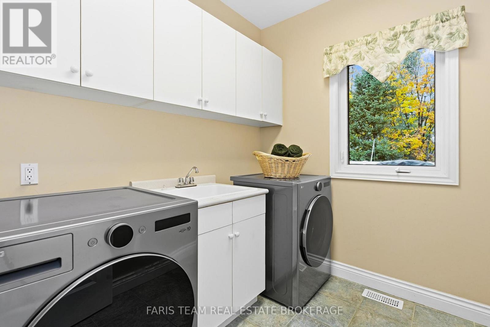 41 Paddy Dunn's Circle, Springwater, Ontario  L9X 0T2 - Photo 23 - S12513200