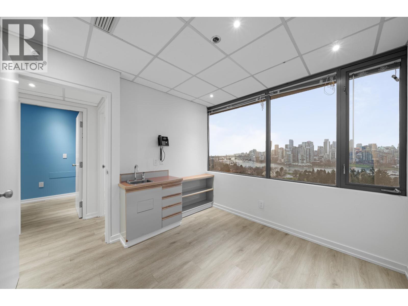 730 943 W BROADWAY, Vancouver, British Columbia