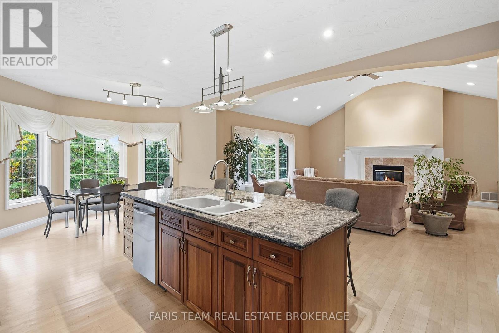 41 Paddy Dunn's Circle, Springwater, Ontario  L9X 0T2 - Photo 8 - S12513200