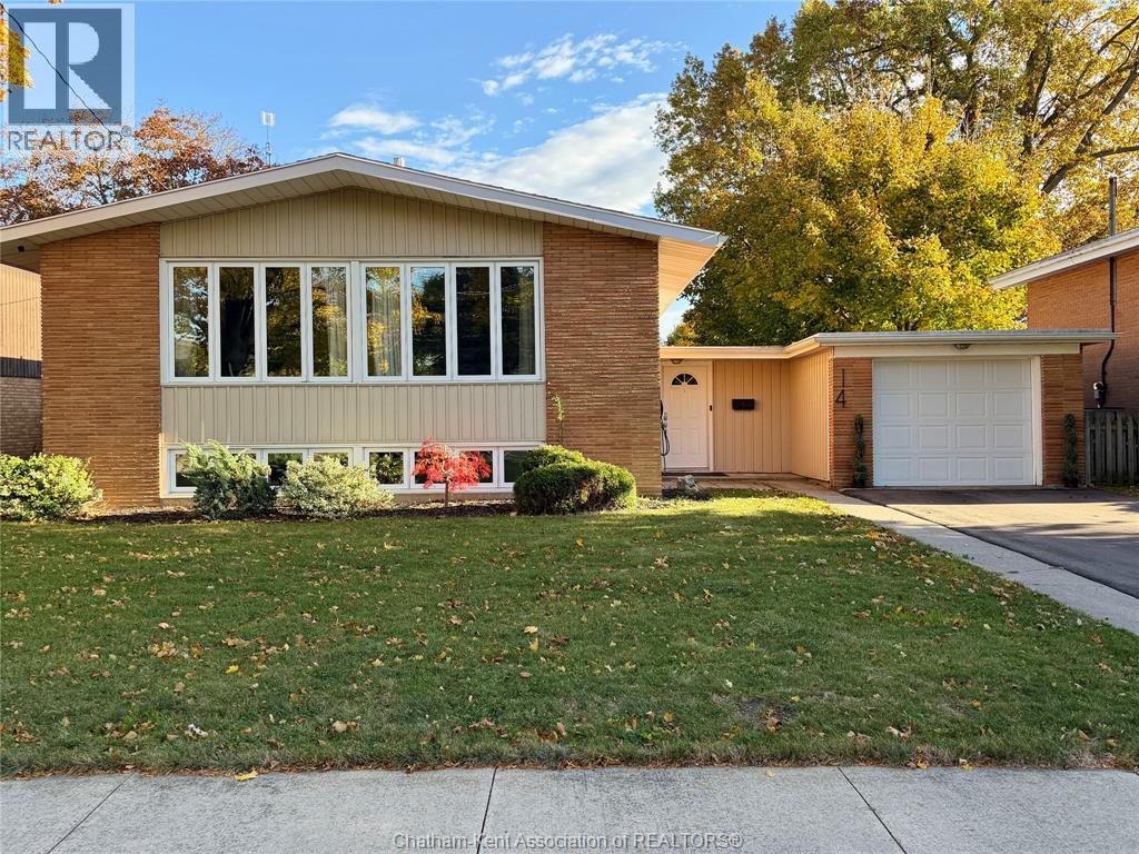 MLS# 25028246: 14 MacMillan CRESCENT, Chatham, Canada