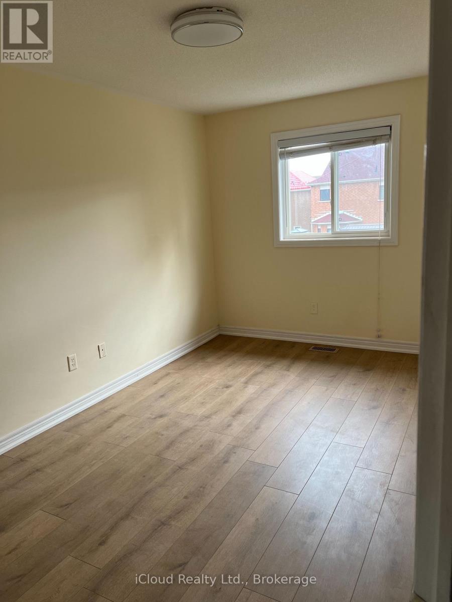 3956 Manatee Way, Mississauga, Ontario  L5M 6P5 - Photo 8 - W12516106