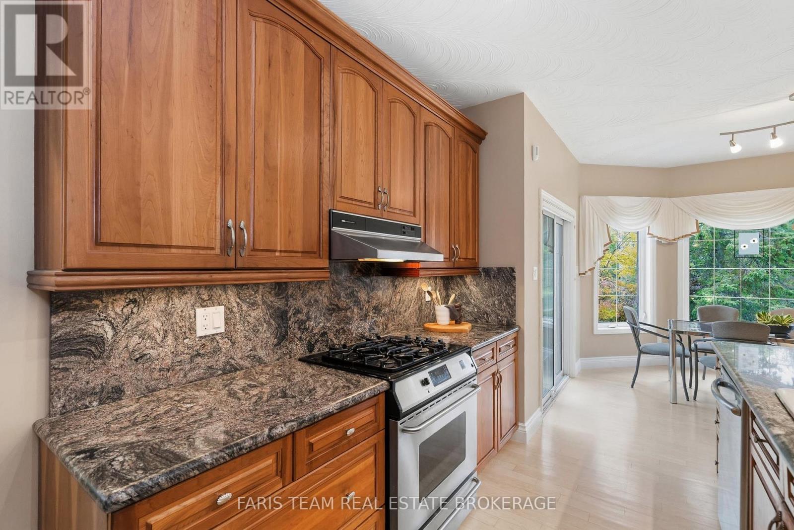 41 Paddy Dunn's Circle, Springwater, Ontario  L9X 0T2 - Photo 7 - S12513200