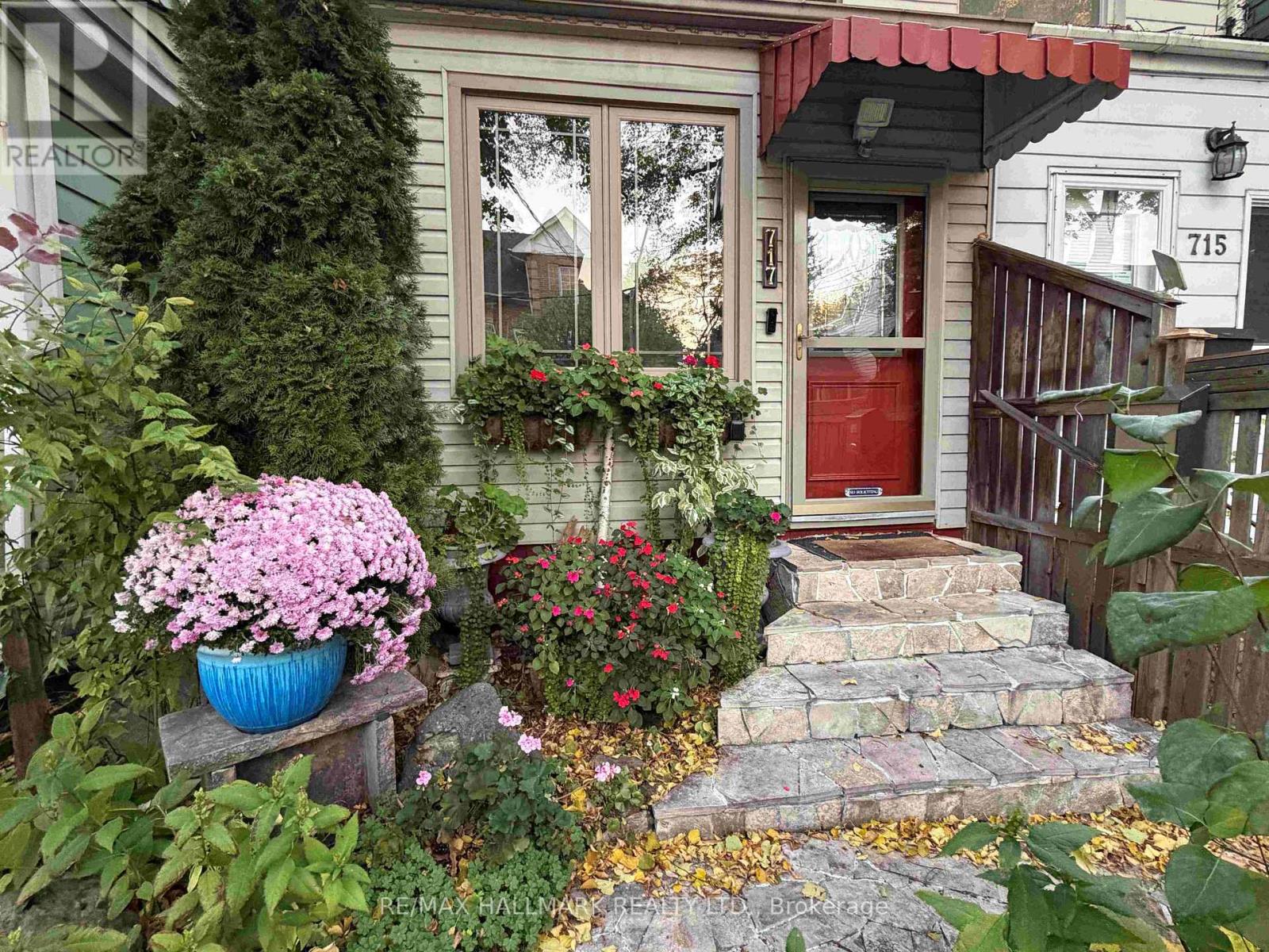 717 Rhodes Avenue, Toronto, Ontario M4J 4X5 - Photo 3 - E12514940