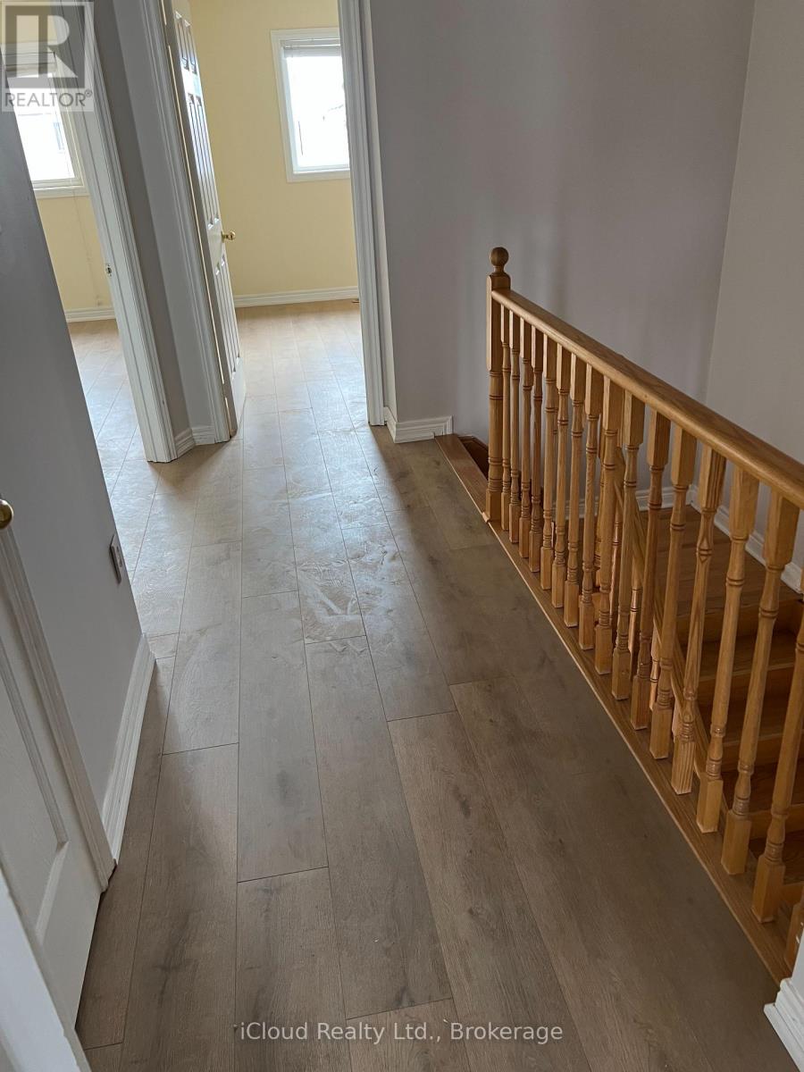 3956 Manatee Way, Mississauga, Ontario  L5M 6P5 - Photo 16 - W12516106