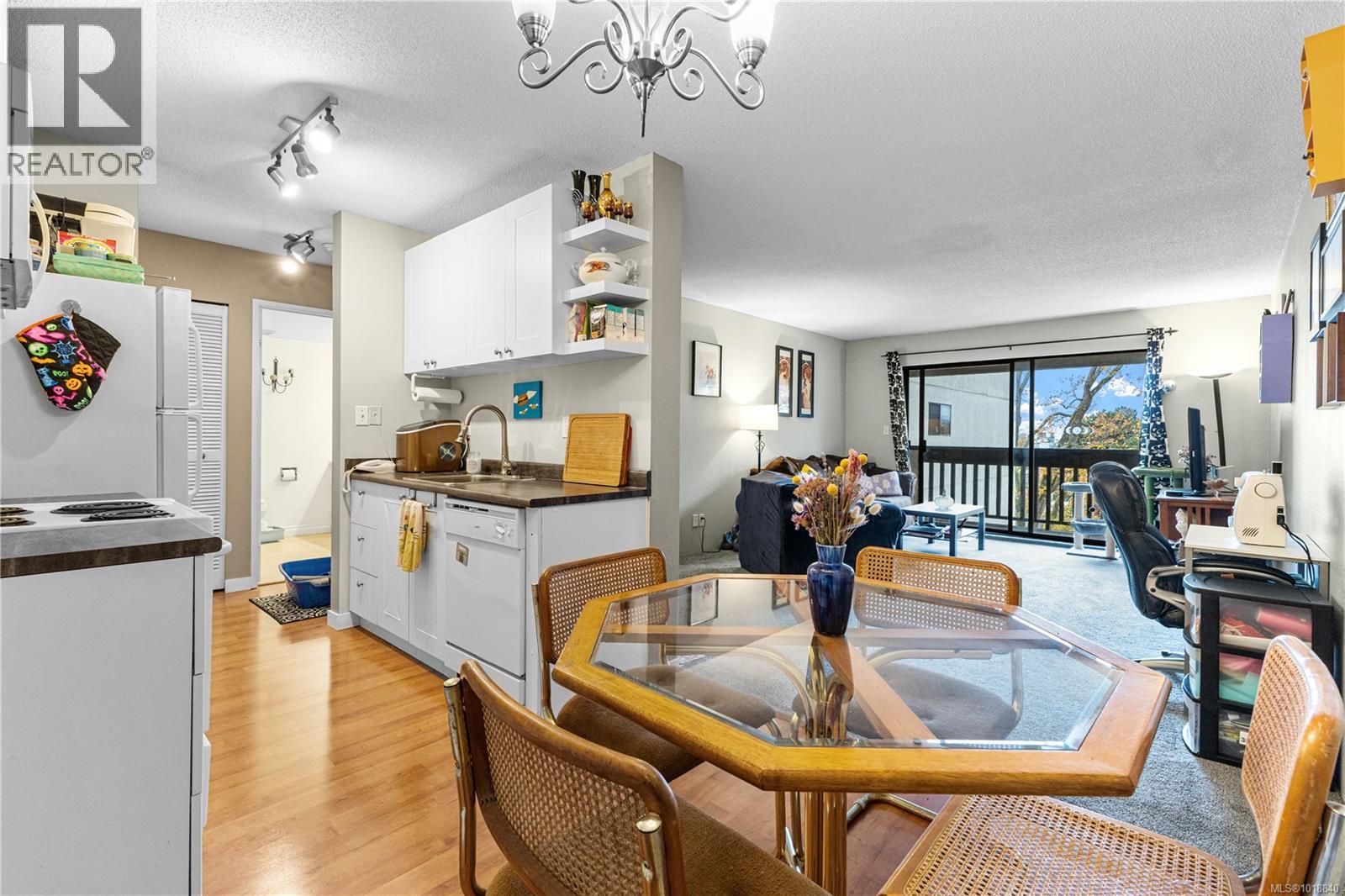 309 3277 Glasgow Ave, Saanich, British Columbia  V8X 1M3 - Photo 12 - 1018840