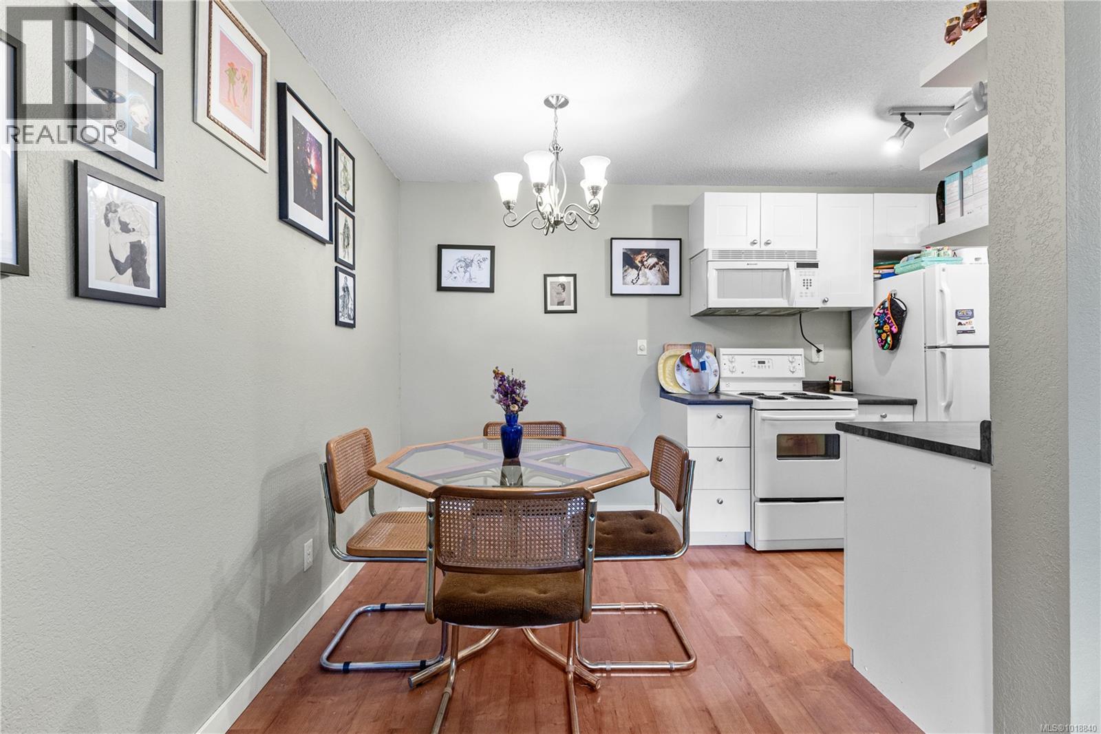 309 3277 Glasgow Ave, Saanich, British Columbia  V8X 1M3 - Photo 13 - 1018840